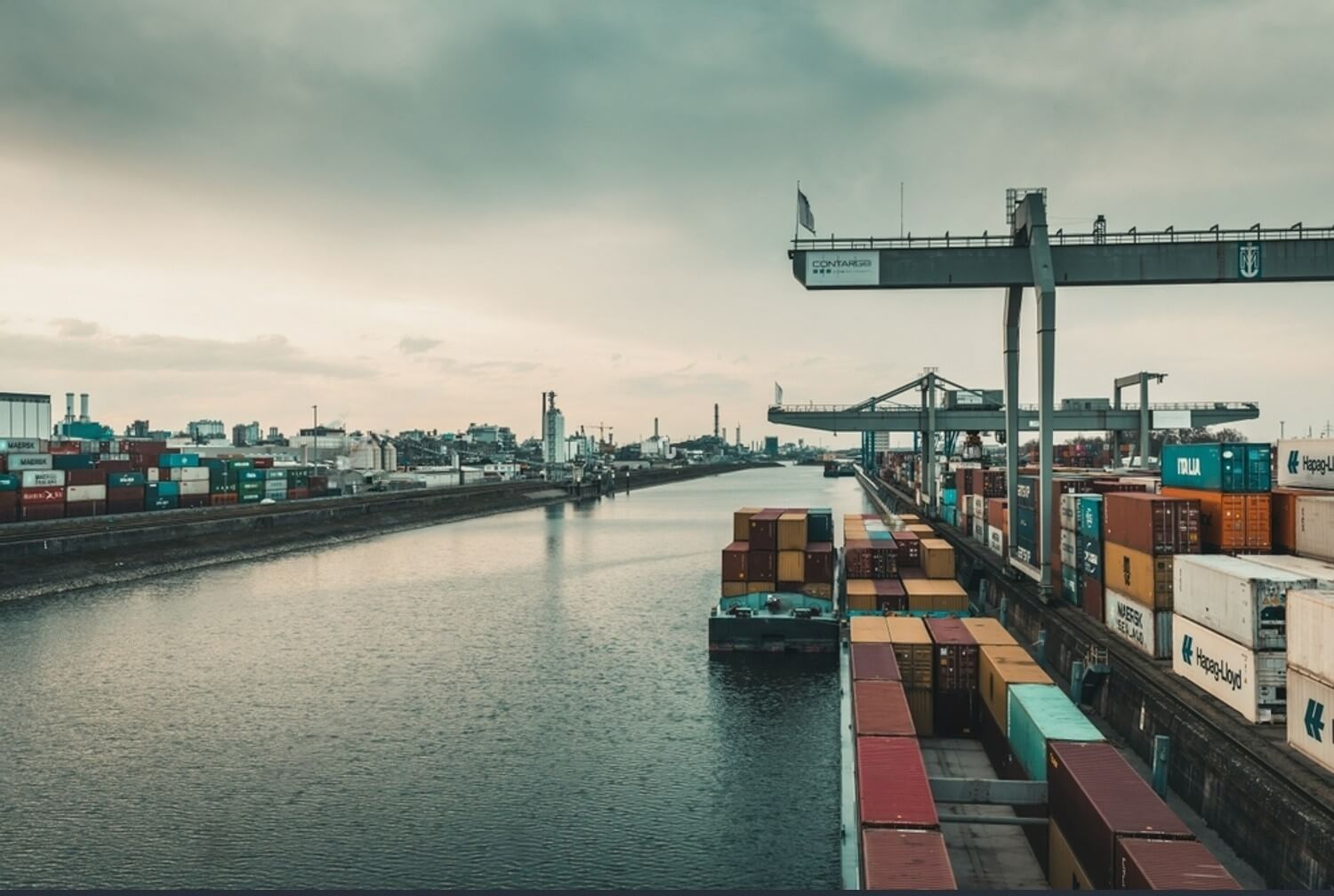 * PORTS IN GERMANY (Hamburg)